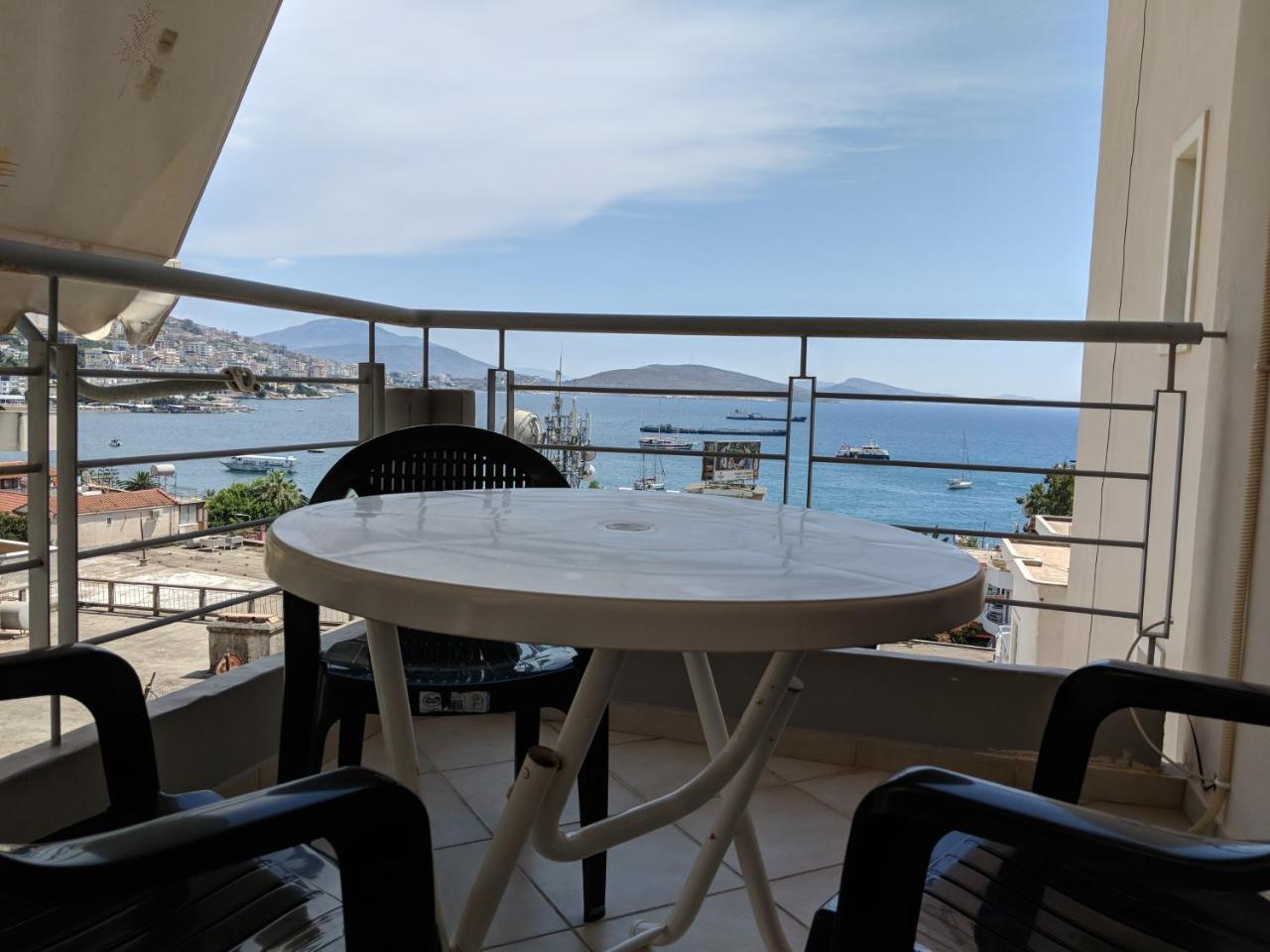 Seafront Apartment Саранде Екстериор снимка